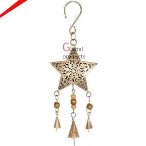 Estrella navideña colgante de metal chapado en oro - Product Image 1