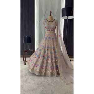 Lehenga Choli Moderno de Calidad Excepcional con Volantes de Georgette Sintética y Detalles de Espejo Real, 4 Metros, con Falda Acampanada de Lona para Fiesta - Product Image 1