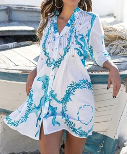 Robe mini décontractée ample à imprimé floral bohème, brodée en organza, silhouette trapèze, avec superposition transparente, col en V et manches trois quarts - Product Image 4