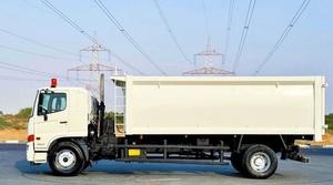 NUEVO Hino 500 1927 Camión Volquete con Capacidad de Carga de 13.4T, Potente Motor de 7.6L y Transmisión Manual - Product Image 5