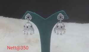 Pendientes de latón con diamantes americanos radiantes a la moda para mujer, joyería de diseñador para bodas, eventos culturales, fiestas nocturnas - Product Image 5