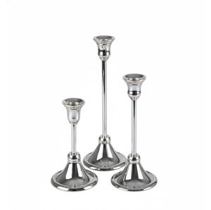 Porte-bougie élégant en aluminium fait à la main avec un design unique de tige torsadée, finition cuivre, pour mariage et décoration intérieure - Product Image 4