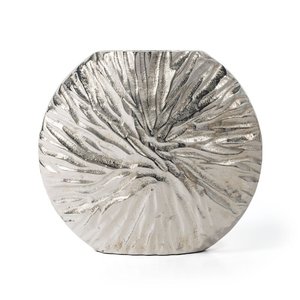 Elegante jarrón de suelo de metal con acabado en color plateado, perfecto para una elegante decoración de hogar y hotel - Product Image 3