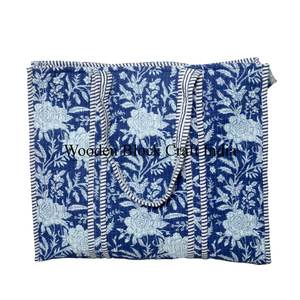 Sac fourre-tout en coton matelassé pour femmes, imprimé à la main, grand motif floral multicolore, nouveau style, produits populaires, sac fourre-tout en tissu de coton pour femmes - Product Image 1