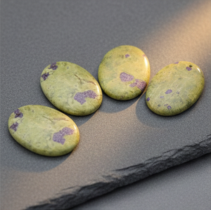 Lot de pierres précieuses en cristal d'Atlantisite naturel, proposé à prix de gros, idéal pour la fabrication de bagues, de pendentifs et de bijoux faits à la main - Product Image 1