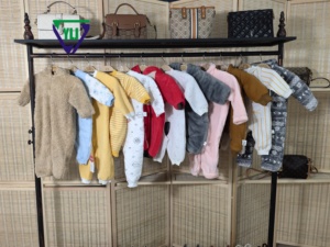 Abrigos de Invierno de Segunda Mano para Bebé al Por Mayor Mameluco Cálido de Algodón con Cremallera y Botón Mameluco de Cachemira Ropa Usada para Niños - Product Image 2