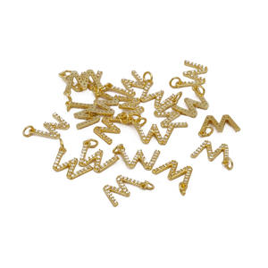 Pendentif Lettre W en or de luxe Collier Alphabet CZ Micro Pave Charm Bijoux personnalisés parfaits pour femmes et hommes - Product Image 3