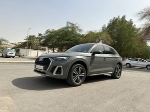 2021 Audi Q7 d'occasion Turbo Engine AWD Drive avec sièges en cuir ACC Cruise Control Dark Interior Color Left Steering R19 Tires - Product Image 2