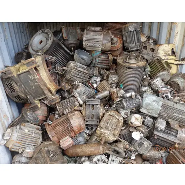 Motores eléctricos desechados en un reciclaje de chatarra/Chatarra de motor eléctrico usado precio barato