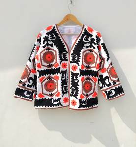 Veste d'hiver matelassée longue et élégante de style bohème pour femmes de qualité supérieure brodée de coton à fleurs tissée à la main pour la saison d'automne - Product Image 1