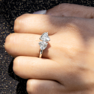 Anillo de compromiso de diamantes con dos piedras en forma de corazón de 2,44 quilates para mujer, oro de 14 quilates, talla 6.5US - Product Image 6