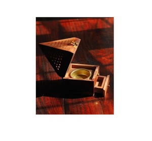 Quemador de incienso de madera de diseño Vintage para bakhoor con tapa con bisagras, detalles pintados a mano y bandeja interior para colocar carbón - Product Image 3