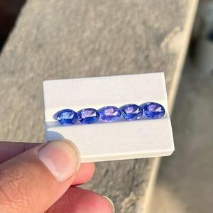 พลอยแทนซาไนต์สีน้ำเงินทรงรีเจียระไนแบบธรรมชาติผ่านการอบความร้อน  รับรองโดยผู้ตรวจสอบอิสระ สำหรับทำเครื่องประดับ ขนาด 1-2 กะรัต - Product Image 2