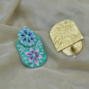 Hecho a mano diseñador occidental dorado mattefinishing meenakari partywear latón aro pendiente para niñas y mujeres - Product Image 4