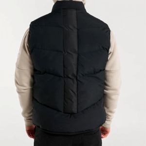 Chaqueta de hombre Mid Grey Gilet Pieza de capas moderna con cuello de embudo, bolsillos laterales funcionales y estilo versátil para todas las estaciones - Product Image 2