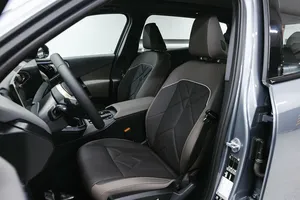 2025 MWB S3 Iong SUV Turbo Automático Asientos de Cuero Techo Panorámico Faros LED Euro VI Neumáticos R18 - Product Image 4