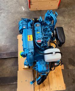 Moteur diesel marin refroidi par eau, neuf, 40 kW, 55 CV, 1500/1800 tr/min, facile à utiliser avec démarrage électrique, ZH4102ZC - Product Image 2