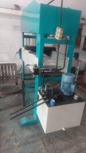 DIVINE MACHINERY SOLUTION DMSH200 Presse hydraulique de type H de 200 tonnes |   Presse d'atelier robuste, manuelle |   Semi-automatique | - Product Image 2