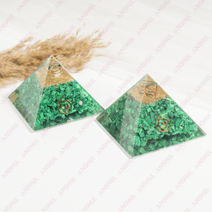 Pirámide de Malaquita Orgone para Alivio del Estrés, Decoración y Meditación - Product Image 4