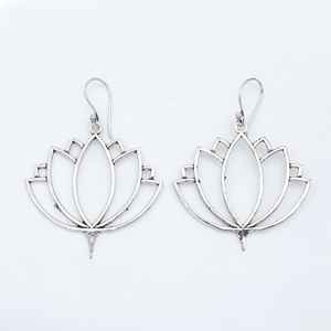 Pendientes de diseño de flor de loto al por mayor en 925, aros de joyería floral de plata de ley sólida, accesorios finos para mujeres y niñas - Product Image 1