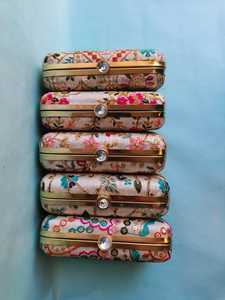 Pochette à broderie florale à la mode blanc cassé pour femmes avec poignée de bandoulière de travail à paillettes pour la fête de mariage - Product Image 5