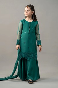 Lindo Lehenga Choli paquistaní para niñas con encaje bordado y mangas elegantes Material acrílico para bodas y eventos Mehndi - Product Image 2