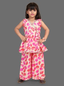 Conjunto de Top Peplum Estampado de Algodón y Sharara de Pierna Ancha Shoryam para Niñas, Atuendo Tradicional Festivo con Gota Patti - Product Image 2