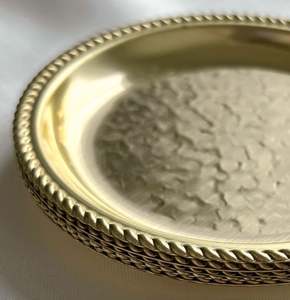 Lot de 5 sous-verres ronds en laiton durables faits à la main avec motif corde torsadée, tapis et supports artisanaux (Style moderne) - Product Image 6