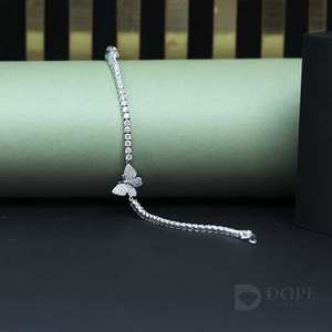 สร้อยข้อมือเพชร2.5CT รูปผีเสื้อสำหรับสุภาพสตรีสีทอง18kt ล้วนพร้อมดีไซน์สุดพิเศษทันสมัยสำหรับเป็นของขวัญวันเกิด - Product Image 1