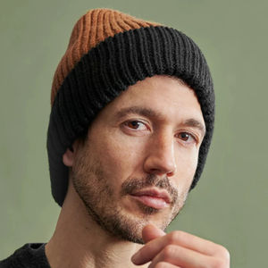 หมวกไหมพรมถักนุ่มสบาย ผลิตจากผ้าฝ้ายอย่างดี เหมาะสำหรับใส่ในฤดูหนาวหรือแฟชั่นสตรีท  มีบริการปักลายตามสั่ง - Product Image 6