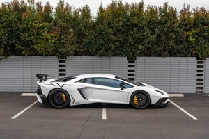 100 % ABORDABLE - Voitures Lamborghini Aventador LP750-4 Superveloce 2016 à transmission intégrale et boîte automatique 7 vitesses à vendre - VENTES AUTO - Product Image 5