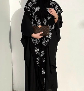 Abayas de verano bordadas de diseñador con conjuntos de hiyab para mujeres Servicio OEM ligero y amigable con el clima cálido disponible - Product Image 6