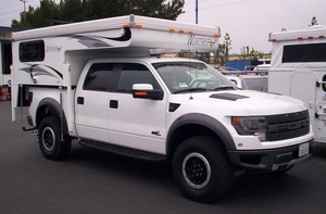 Camping-car de luxe tout-terrain 4x4, caravane mini teardrop de qualité supérieure pour 2 personnes, idéal pour les voyages, à vendre à prix avantageux. - Product Image 2