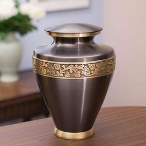 Urnas de cremación para adultos de Metal de latón de estilo americano clásico para cenizas humanas, ataúdes funerarios con descuento al por mayor para uso en exteriores, India - Product Image 3