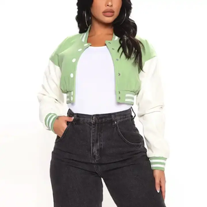 Tela de lana Crop Último diseño Mujeres Premium Cosido Varsity Jacket Cantidad a granel Ligero Cálido Letterman Chaquetas de invierno - Product Image 6
