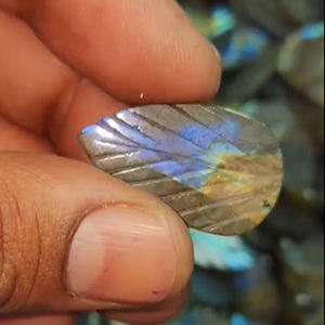 240 pièces de Labradorite naturelle avec feu 16-40mm feuille à découper 1925 Cts Lot Iroc ventes feuilles de haute qualité coupe de pierres précieuses en vrac - Product Image 4