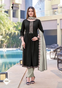 Rayon Coton Sous Lycra Lustre Dupatta avec Travail À La Mode Long Style Fantaisie Kurtis Collection - Product Image 5