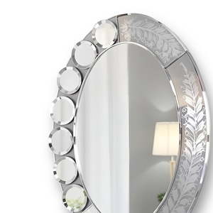 Espejo de pared con diseño de hoja grabada ovalada con detalles circulares decorativos Marco de espejo de pieza de decoración elegante para el hogar - Product Image 2