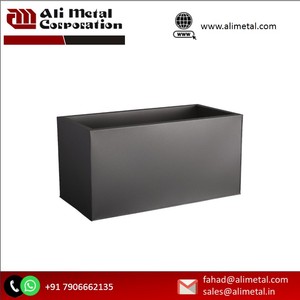 Simple Accent Style Iron Flower Pot <b>Box</b> Custom Share Shape Wholesale High Elegant Galvanized Cheap <b>Planters</b> - Product Image 3