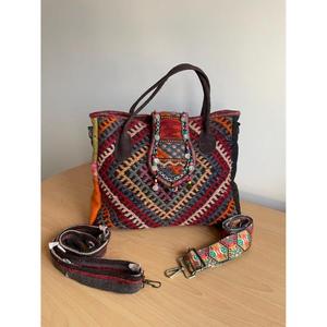 Sac fourre-tout en coton brodé à la main Sac à bandoulière de style bohème pour femmes et filles disponible au prix d'usine - Product Image 3