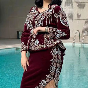 ATIYA LIBAS DISEÑADOR 2017 LEHENGACHOLI Tela de terciopelo Adornado Cristal Beadssstone Dabka Trabajo Boda - Product Image 1