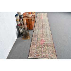 พรมขนาด 2.3x12.8 ฟุต, พรมวินเทจ, พรมลายพรางสีแดงตุรกีทำจากขนสัตว์ - Product Image 1