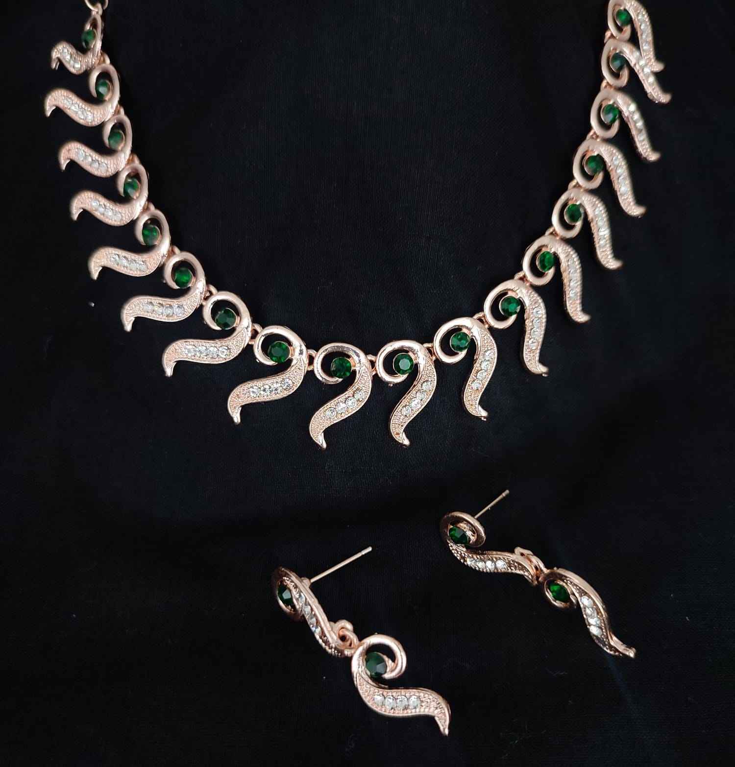 สีเขียว