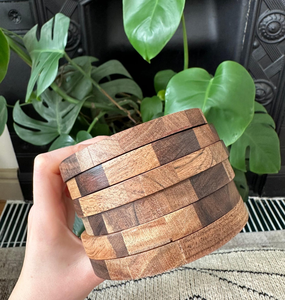 Ensemble de dessous-de-verre en bois massif artisanal pour table à manger, tapis pour tasse à thé ou à café, dessous-de-verre écologiques en bois naturel - Product Image 1