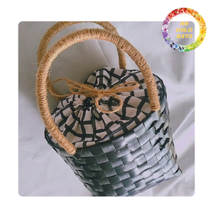 Bolsa tejida de plástico hecha a mano | Bolsa de compras ecológica y uso diario | Bolsa espaciosa con pajita de colores - Product Image 3