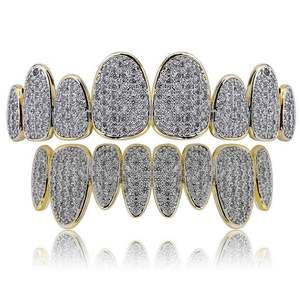 Custom Made 8 Top 8 Bottom Moissanite Fine Grillz Ensemble Complet Entièrement Glacé Bijoux en Argent Sterling 925 Plaqué Or Blanc - Product Image 1