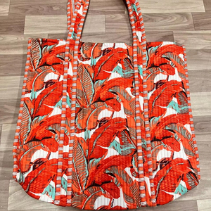 Sac fourre-tout d'été matelassé en coton fait à la main pour femmes, accessoire de mode, cadeau d'été - Product Image 1