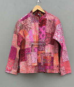 Chaqueta Kantha de seda de la mejor calidad para mujer, abrigo corto de retales, Reversible, hecha a mano - Product Image 4