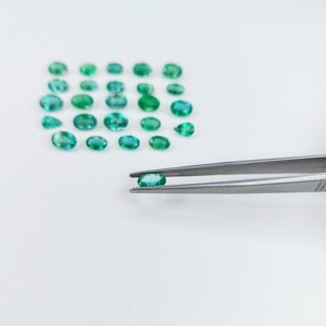 100% Natural de calidad fina 6x4-5x7mm forma de pera ovalada verde vivo esmeralda de Zambia piedras preciosas sueltas para la fabricación de joyas al mejor precio - Product Image 4