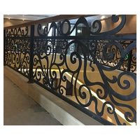 Balustrade de balcon française haut de gamme Prima en fer forgé noir mat, garde-corps avec volutes décoratives et pointes de lance